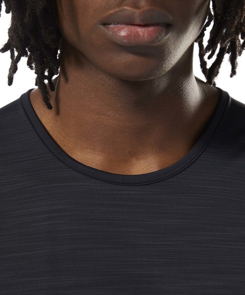 Reebok（リーボック）の「【2018秋冬新作】レズミルズ メンズアクティブチルバックロゴタンク（タンクトップ・メンズ・ブラック・SMALL/MEDIUM/LARGE/X-LARGE/XX-LARGE/XXX-LARGE）」の5枚目の写真