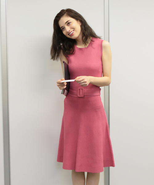 MIIA（ミーア）の「【WEB限定】ベルト付きニットアップ（ワンピース・レディース・ネイビー/パープル/オフホワイト/ピンク・FREE）」の4枚目の写真