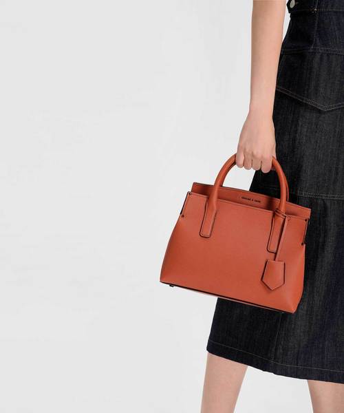 CHARLES & KEITH（チャールズ & キース）の「ストラクチャートップハンドルバッグ / STRUCTURED TOP HANDLE BAG（トートバッグ・レディース・ブラック/ライトピンク/レンガ・M）」の14枚目の写真