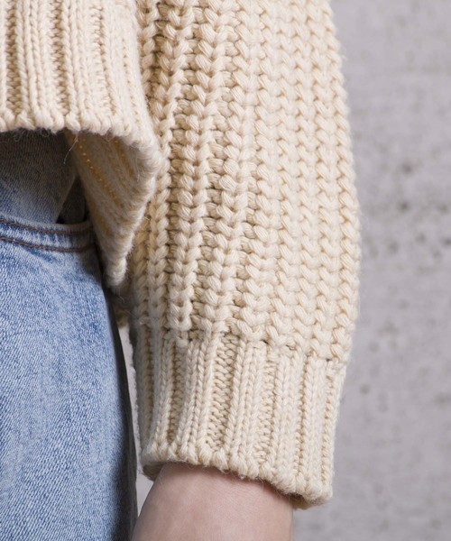 LUGG NAGG（ラグナグ）の「【Jewelobe/ ジュエローブ】 ケーブル編みショートカーデ（カーディガン/ボレロ・レディース・ベージュ/イエロー/グリーン/ボルドー・FREE）」の6枚目の写真