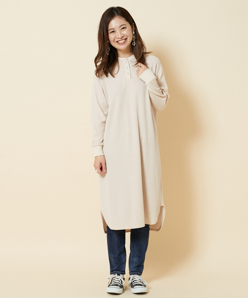 PairPair（ペアペア）の「ワッフルヘンリーネックワンピース（ワンピース・レディース・カーキ/アイボリー・FREE）」の4枚目の写真