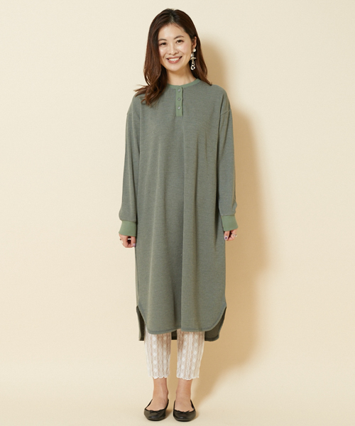 PairPair（ペアペア）の「ワッフルヘンリーネックワンピース（ワンピース・レディース・カーキ/アイボリー・FREE）」の10枚目の写真