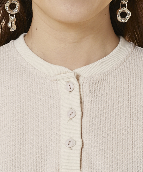 PairPair（ペアペア）の「ワッフルヘンリーネックワンピース（ワンピース・レディース・カーキ/アイボリー・FREE）」の11枚目の写真