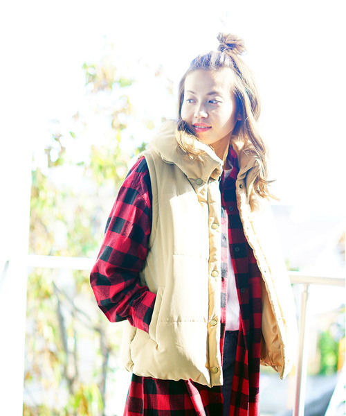 fort point(フォーポイント)の「【FORT POINT】襟ボリューム ピーチスキン エステル中綿ベスト(ダウンベスト)」|ベージュ