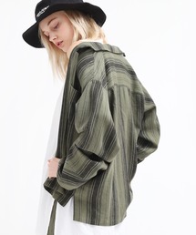 B2545 ストライプフレアカフスシャツ