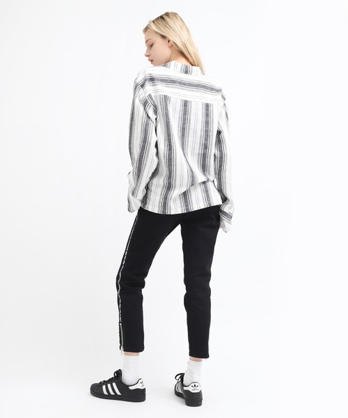 RNA（アールエヌエー）の「B2545 ストライプフレアカフスシャツ（シャツ/ブラウス・レディース・ホワイト/カーキ/ピンク・MEDIUM）」の13枚目の写真