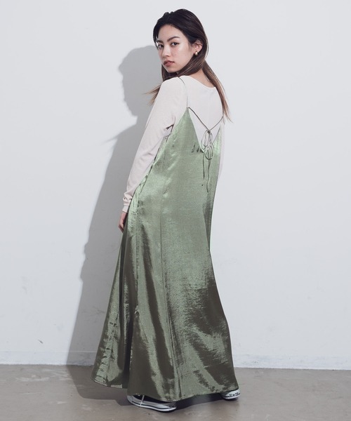 Aunt Marie's（アントマリーズ）の「AUNT MARIE'S 後ろリボンサテンキャミワンピース（ワンピース・レディース・ブラック/パープル/カーキ・FREE）」の2枚目の写真