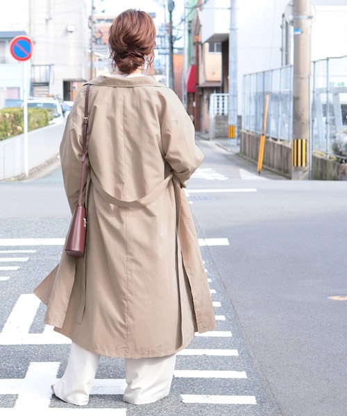 reca(レカ)の「サイドスリットロングコート(トレンチコート・レディース・カーキ/ベージュ/グレイッシュベージュ/サンドベージュ・L/M)」の20枚目の写真