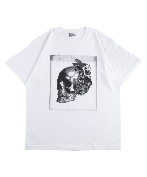 Sync.(スィンク)の「Sync.【KOSUKE KAWAMURA】TEE "SKULL"(Tシャツ/カットソー・メンズ・ホワイト×ブラック/ホワイト×ブルー/ホワイト×ピンク・MEDIUM/X-LARGE/LARGE/XX-LARGE)」の2枚目の写真
