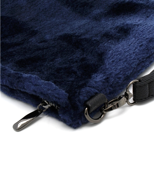 ROSE BUD（ローズバッド）の「(LL ACCESSORIES)B1683 FUR/SQ CLUTCH BAG（クラッチバッグ・レディース・ブラック/クリーム/ブルー・ONE SIZE）」の8枚目の写真