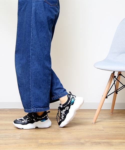 coca(ANDEX shoes product)(コカ)の「超軽量 厚底 アニマル柄 ダッドスニーカー(スニーカー・レディース・ブルー/ホワイト/ブラック・24.5cm/23cm/23.5cm/24cm)」の13枚目の写真