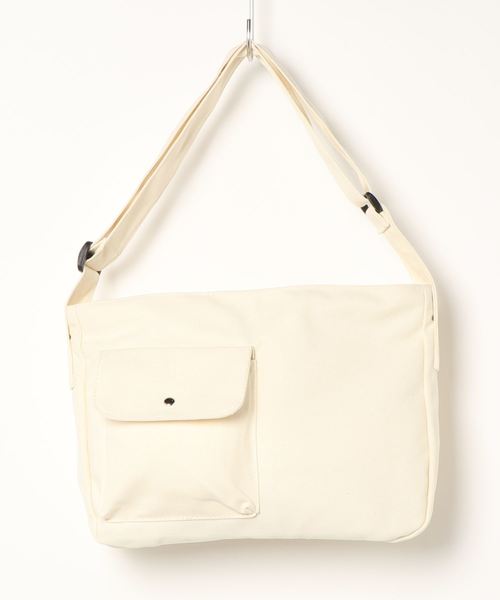 Fun & Daily（ファンアンドデイリー）の「F&D : Flap Pocket Shoulder Bag（ショルダーバッグ・メンズ・ホワイト/ブラック/カーキ/ベージュ・FREE）」の8枚目の写真