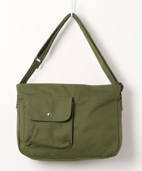 Fun & Daily（ファンアンドデイリー）の「F&D : Flap Pocket Shoulder Bag（ショルダーバッグ・メンズ・ホワイト/ブラック/カーキ/ベージュ・FREE）」の9枚目の写真