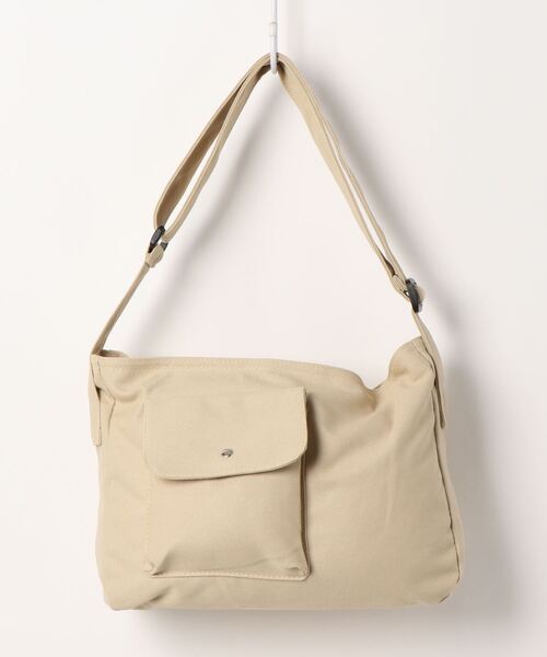 Fun & Daily（ファンアンドデイリー）の「F&D : Flap Pocket Shoulder Bag（ショルダーバッグ・メンズ・ホワイト/ブラック/カーキ/ベージュ・FREE）」の10枚目の写真