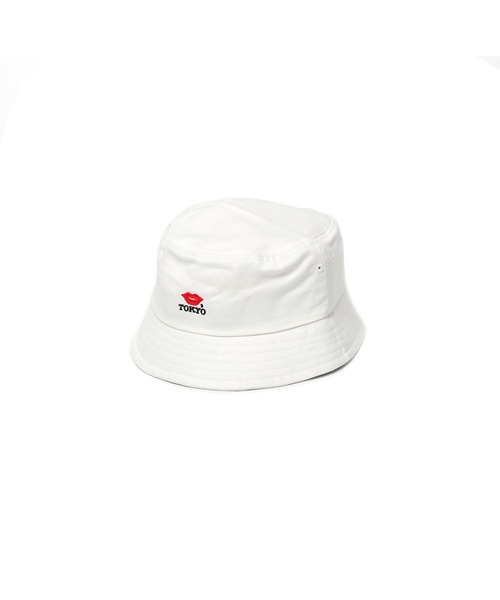 MAISON mou(メゾンムー)の「【KISS TOKYO/キストーキョー】LIP LOGO BUCKET HAT/ハット(ハット・レディース・ブラック/ホワイト・FREE)」の7枚目の写真