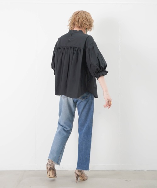 malla（マーラ）の「malla マーラ ハイネックギャザー バックボタン 