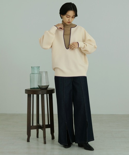 CLEIO(クレイオ)の「【CLEIO】リップル編み配色スリットネックニット(ニット/セーター・レディース・アイボリー/ベージュ/グリーン・FREE)」の2枚目の写真