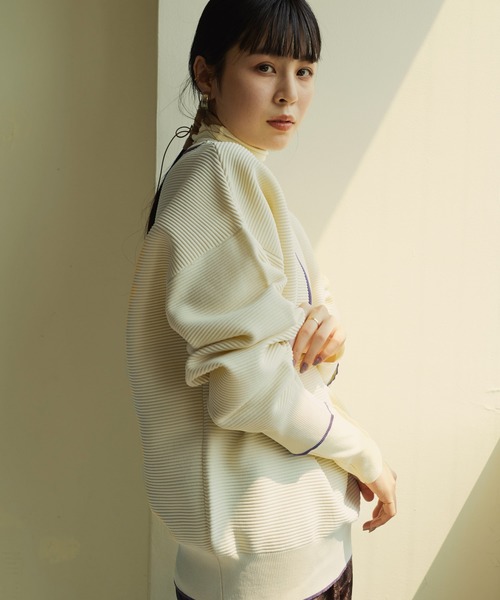 CLEIO(クレイオ)の「【CLEIO】リップル編み配色スリットネックニット(ニット/セーター・レディース・アイボリー/ベージュ/グリーン・FREE)」の6枚目の写真