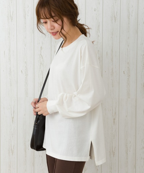 SpRay(スプレイ)の「サイドスリットロングTシャツ(Tシャツ/カットソー・レディース・オフホワイト/アイボリー/グレイッシュベージュ/チャコールグレー/ブラック・FREE)」の3枚目の写真