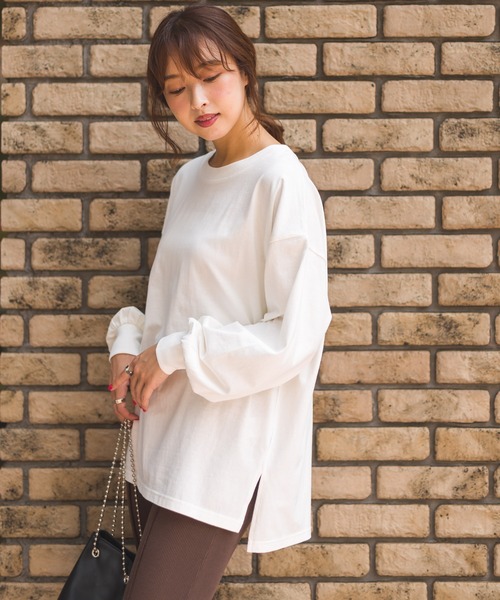 SpRay(スプレイ)の「サイドスリットロングTシャツ(Tシャツ/カットソー・レディース・オフホワイト/アイボリー/グレイッシュベージュ/チャコールグレー/ブラック・FREE)」の10枚目の写真
