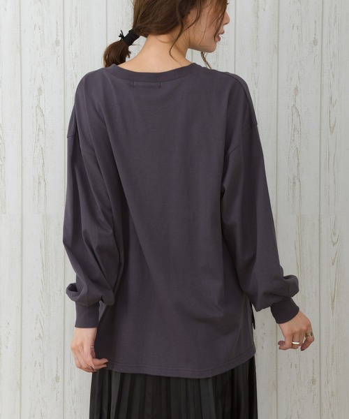 SpRay(スプレイ)の「サイドスリットロングTシャツ(Tシャツ/カットソー・レディース・オフホワイト/アイボリー/グレイッシュベージュ/チャコールグレー/ブラック・FREE)」の14枚目の写真