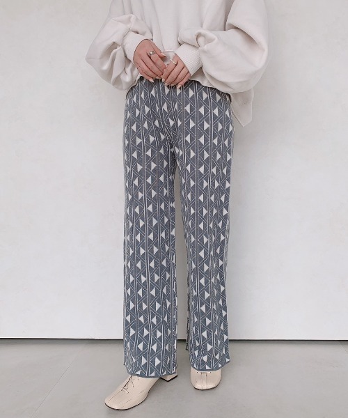 VANNIE U(ヴァニーユー)の「ジャガード柄ニットパンツ(その他パンツ・レディース・ブラウン/ブルー・FREE)」の2枚目の写真