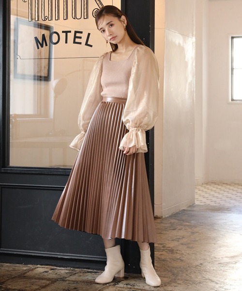 one after another NICE CLAUP（ワンアフターアナザーナイスクラップ）の「フェイクレザープリーツスカート（スカート・レディース・アイボリー/ブラウン/モカ・FREE）」の11枚目の写真