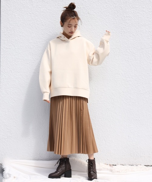 one after another NICE CLAUP（ワンアフターアナザーナイスクラップ）の「フェイクレザープリーツスカート（スカート・レディース・アイボリー/ブラウン/モカ・FREE）」の6枚目の写真