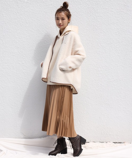 one after another NICE CLAUP（ワンアフターアナザーナイスクラップ）の「フェイクレザープリーツスカート（スカート・レディース・アイボリー/ブラウン/モカ・FREE）」の19枚目の写真