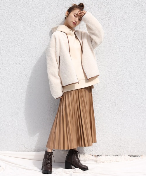 one after another NICE CLAUP（ワンアフターアナザーナイスクラップ）の「フェイクレザープリーツスカート（スカート・レディース・アイボリー/ブラウン/モカ・FREE）」の10枚目の写真