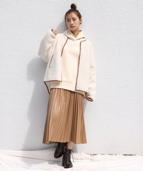 one after another NICE CLAUP（ワンアフターアナザーナイスクラップ）の「フェイクレザープリーツスカート（スカート・レディース・アイボリー/ブラウン/モカ・FREE）」の15枚目の写真