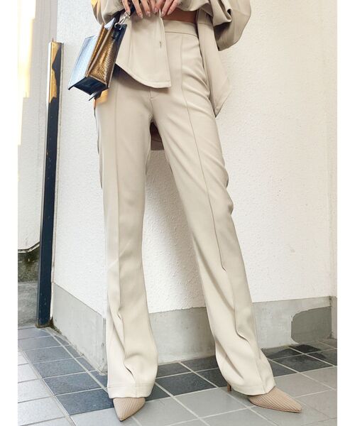 GYDA(ジェイダ)の「ピンタック ストレートパンツ【セットアップ】(その他パンツ・レディース・ブラック/オレンジ/ベージュ・FREE)」の3枚目の写真