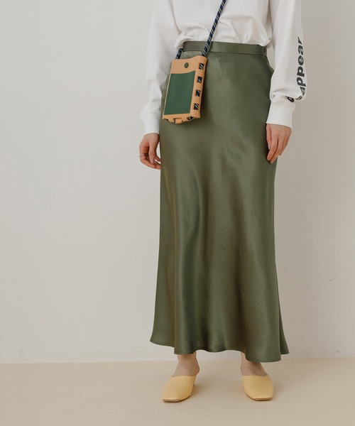 ADAM ET ROPE'（アダムエロペ）の「サテンマーメイドスカート