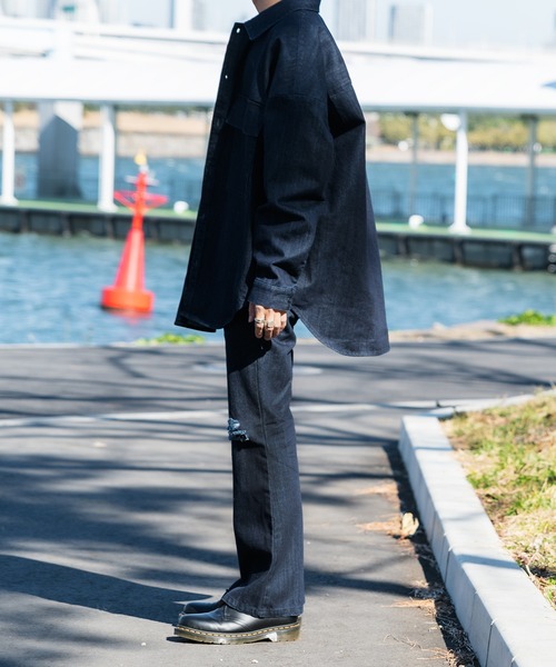 Adoon plain(アドーンプレーン)の「【Adoon plain】クラッシュフレアデニム (セットアップ着用可)(デニムパンツ・メンズ・サックスブルー/インディゴブルー・SMALL/MEDIUM/LARGE)」の4枚目の写真