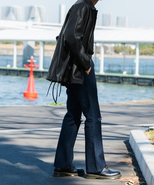 Adoon plain(アドーンプレーン)の「【Adoon plain】クラッシュフレアデニム (セットアップ着用可)(デニムパンツ・メンズ・サックスブルー/インディゴブルー・SMALL/MEDIUM/LARGE)」の8枚目の写真