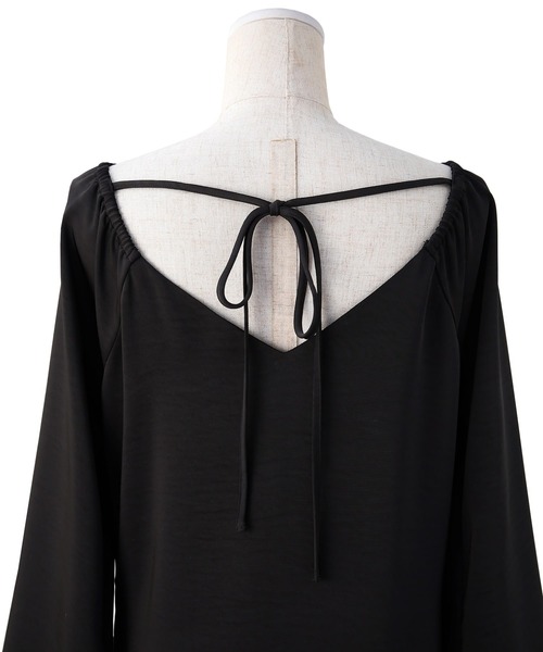 MIELI INVARIANT（ミエリインヴァリアント）の「Back Ribbon Satin Dress（ワンピース・レディース・ホワイト系その他/ブラック/ブラウン・FREE）」の21枚目の写真