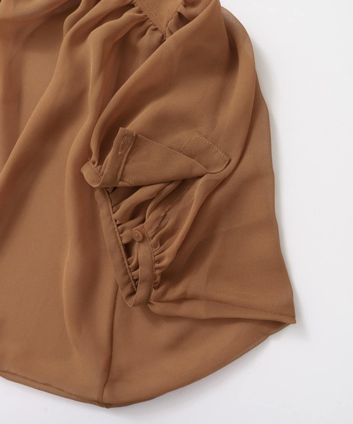 KBF+（ケービーエフプラス）の「KBF+　ボリュームサークルブラウス∴（シャツ/ブラウス・レディース・オフホワイト・ONE）」の5枚目の写真