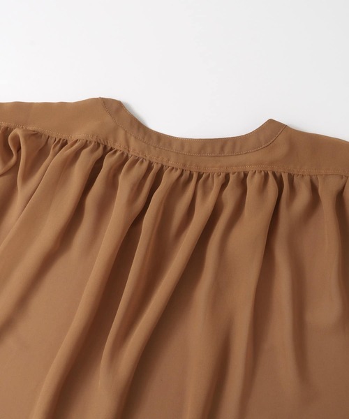 KBF+（ケービーエフプラス）の「KBF+　ボリュームサークルブラウス∴（シャツ/ブラウス・レディース・オフホワイト・ONE）」の12枚目の写真