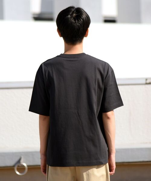 SHIPS(シップス)の「【WEB限定】SHIPS: 〈汗染み防止加工〉 ビッグシルエット ヘビーウェイト Tシャツ(Tシャツ/カットソー・メンズ・ホワイト/ブラック/グリーン/ライトブルー/ネイビー/ピンク・LARGE/X-LARGE/MEDIUM/SMALL)」の11枚目の写真