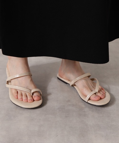 N.（N. Natural Beauty Basic）（エヌエヌナチュラルビューティーベーシック）の「アシンメトリーフラットサンダル（パンプス・レディース・ブラック/ホワイト・MEDIUM/LARGE）」の11枚目の写真