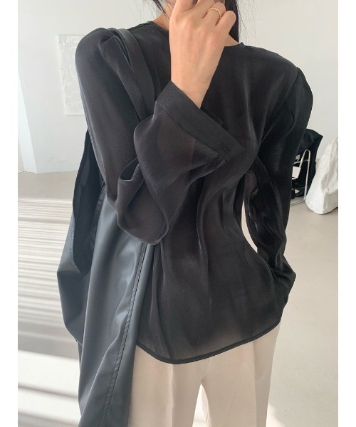 Ritzy（リッツィー）の「大人シルエット　ツヤ感ロングスリーブカットソー（Tシャツ/カットソー・レディース・ホワイト/ブラック/パープル/ブルーグレー・FREE）」の9枚目の写真