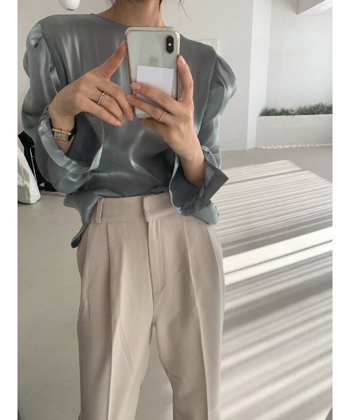 Ritzy（リッツィー）の「大人シルエット　ツヤ感ロングスリーブカットソー（Tシャツ/カットソー・レディース・ホワイト/ブラック/パープル/ブルーグレー・FREE）」の5枚目の写真