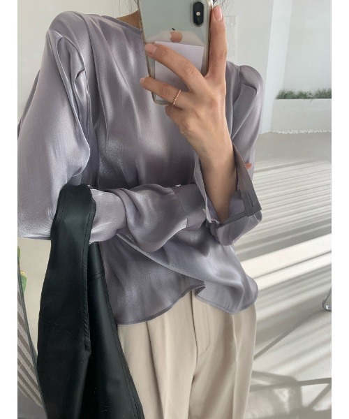 Ritzy（リッツィー）の「大人シルエット　ツヤ感ロングスリーブカットソー（Tシャツ/カットソー・レディース・ホワイト/ブラック/パープル/ブルーグレー・FREE）」の18枚目の写真