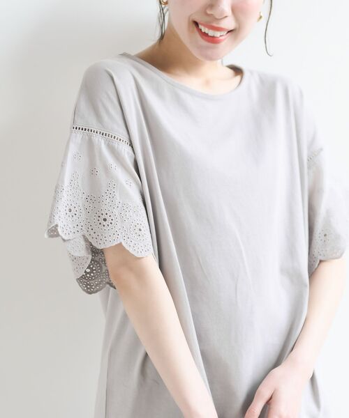 rps（アールピーエス）の「刺繍フレアー袖Ｔシャツ（Tシャツ/カットソー・レディース・ブラック/オフホワイト/ミント/グレイッシュベージュ/ダークベージュ/シルバーグレー・M/フリー）」の3枚目の写真