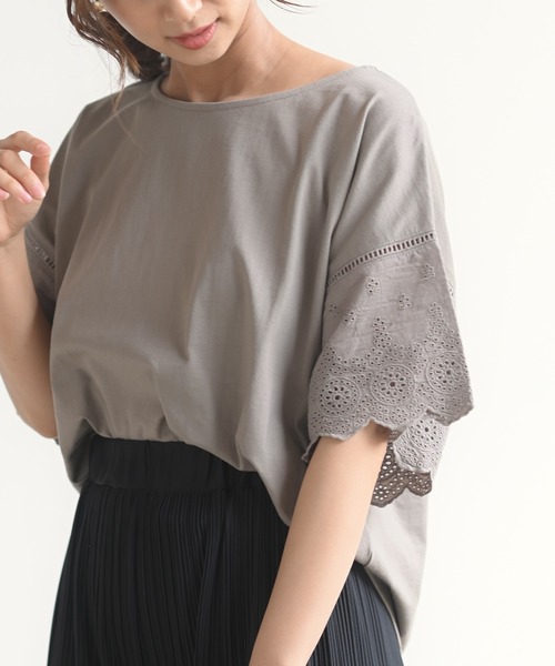 rps（アールピーエス）の「刺繍フレアー袖Ｔシャツ（Tシャツ/カットソー・レディース・ブラック/オフホワイト/ミント/グレイッシュベージュ/ダークベージュ/シルバーグレー・M/フリー）」の4枚目の写真