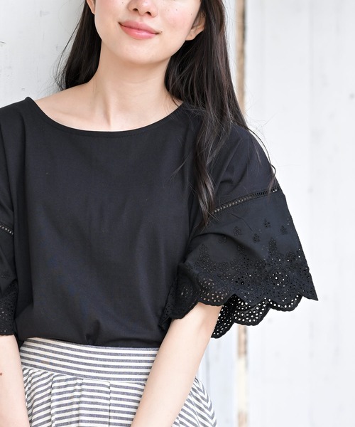 rps（アールピーエス）の「刺繍フレアー袖Ｔシャツ（Tシャツ/カットソー・レディース・ブラック/オフホワイト/ミント/グレイッシュベージュ/ダークベージュ/シルバーグレー・M/フリー）」の2枚目の写真