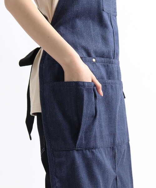 salle de bal（サルデバル）の「FRIENDSHILL / フレンズヒル ショートエプロン 撥水 防シワ MS-174-20 FRH（エプロン・レディース・ブラウン/ネイビー・FREE）」の5枚目の写真