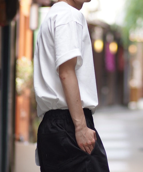 SPINNS(スピンズ)の「【ビッグサイズ】スケーターボーイイラストTシャツ(Tシャツ/カットソー・メンズ・オフホワイト/アイボリー/グリーン・M/L)」の8枚目の写真