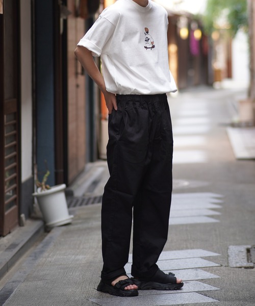 SPINNS(スピンズ)の「【ビッグサイズ】スケーターボーイイラストTシャツ(Tシャツ/カットソー・メンズ・オフホワイト/アイボリー/グリーン・M/L)」の5枚目の写真