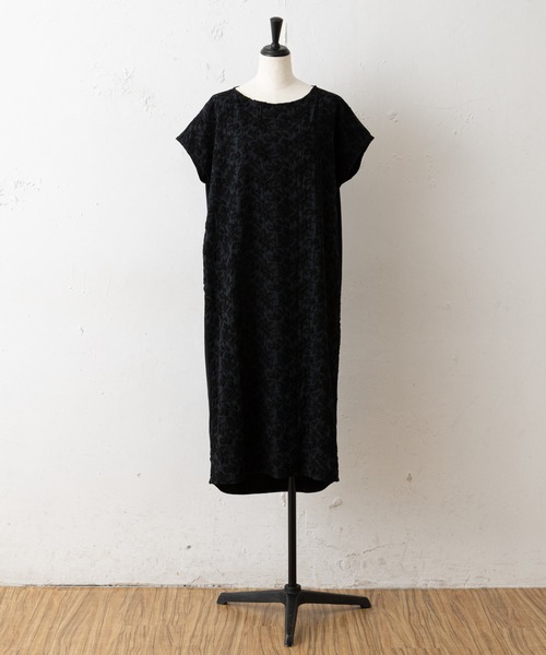 BEARDSLEY（ビアズリー）の「フロント刺繍フレンチワンピース